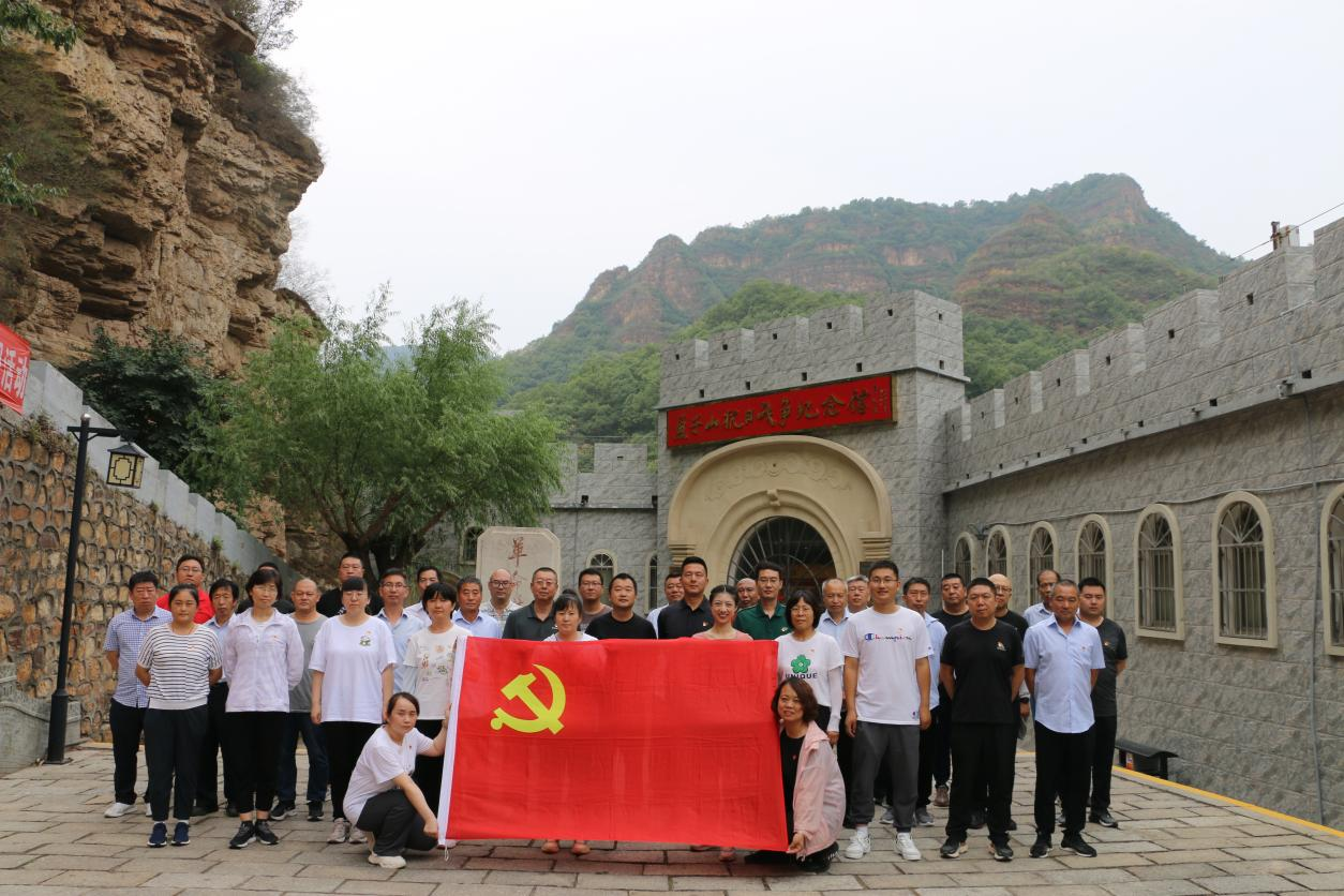 追寻红色记忆、弘扬建党精神大龙顺发开展迎七一主题党日活动